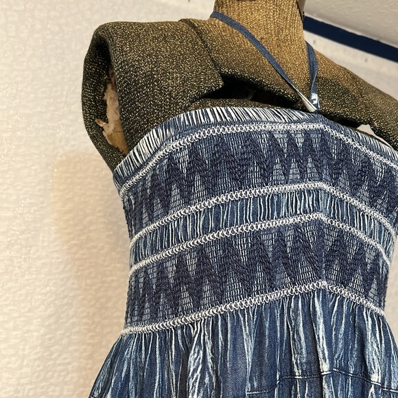 INDIGO & LACE 2 WAY DENIM SKIRT OR DRESS SIZE LARGE - Picture 1 of 16